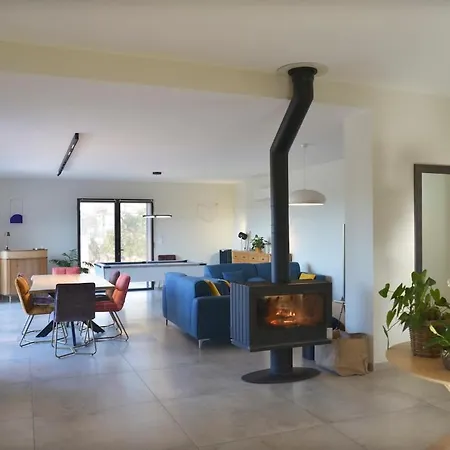 Belle Maison Avec Piscine A Debordement Chauffee *