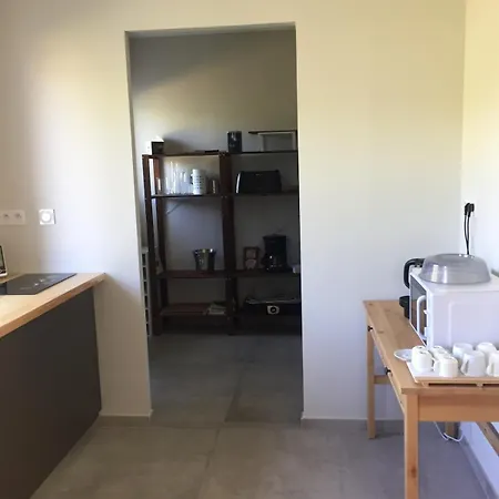 Belle Maison Avec Piscine A Debordement Chauffee *