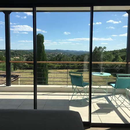 Belle Maison Avec Piscine A Debordement Chauffee *