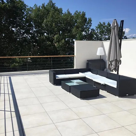 Belle Maison Avec Piscine A Debordement Chauffee Villa *