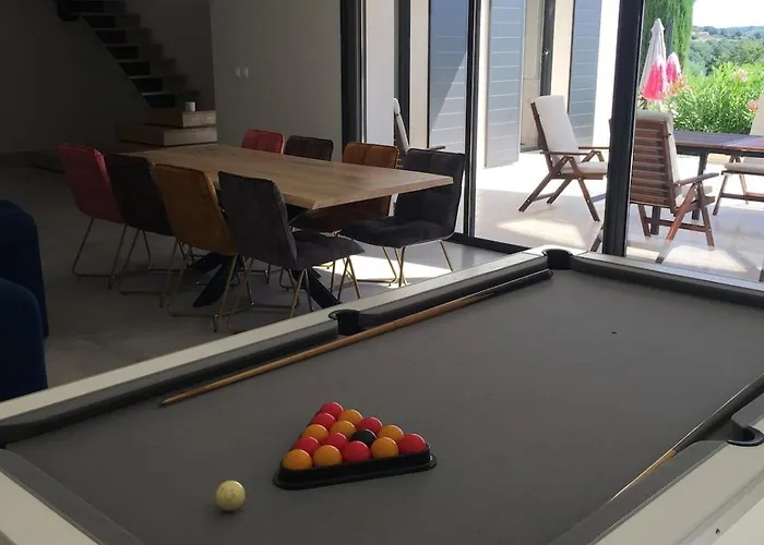 Βίλα Belle Maison Avec Piscine A Debordement Chauffee Barjac (Gard)