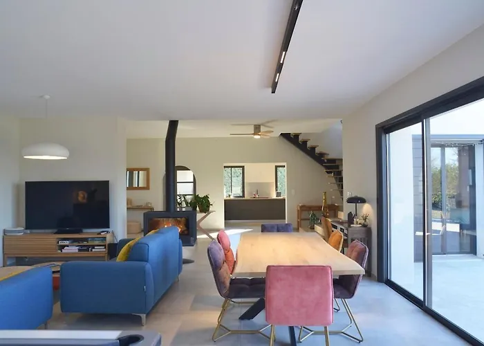 Belle Maison Avec Piscine A Debordement Chauffee Βίλα