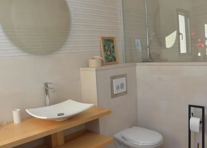 Belle Maison Avec Piscine A Debordement Chauffee Βίλα *